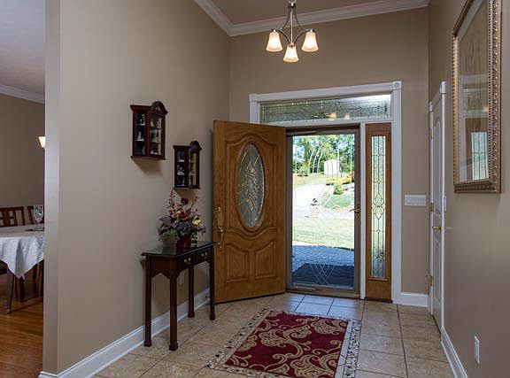 5th image of 640 Showalter Ct