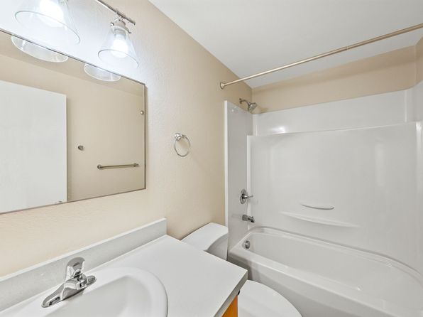 Harrier1100, 1100 SW Harrier Cir APT 3, Oak Harbor, WA 98277
