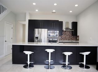 14645 SW 7th St, Pembroke Pines, FL 33027