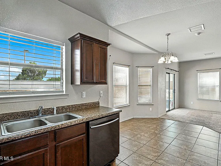 4746 Joseph Rodriguez Dr — Photo 17