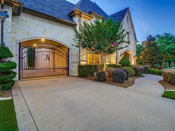 2nd image of 5604 S Woodcreek Cir