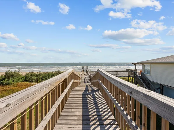 211 Ocean Dr, Surfside Beach, TX 77541