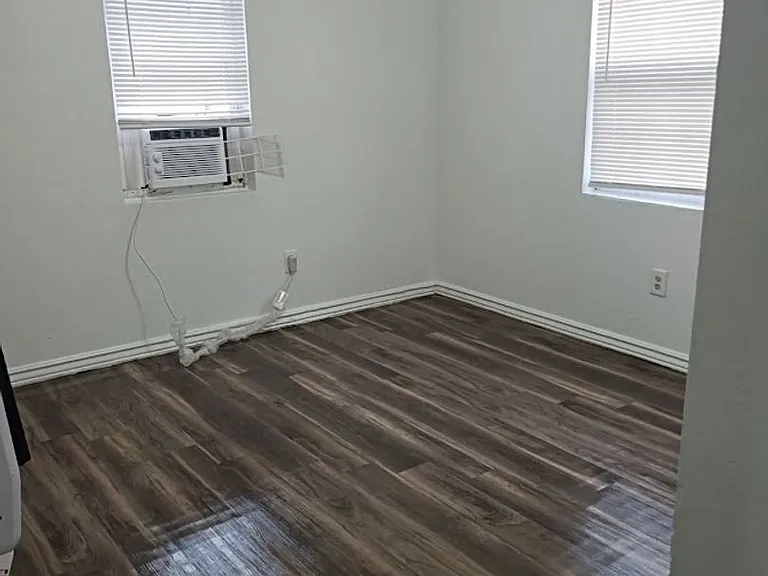 5016 S Drexel Ave — Photo 6