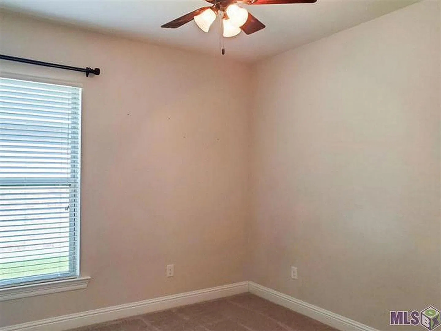 3 bed, 1629 sqft, $2,500 — Photo 2