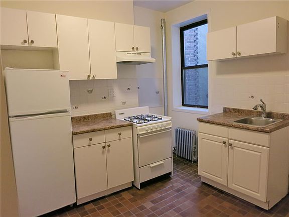 5th image of 519 E 83rd St APT 5W