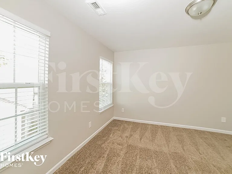 121 Fining Ct — Photo 11