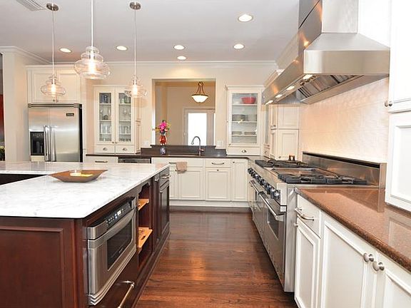 4th image of 350 Killarney Dr