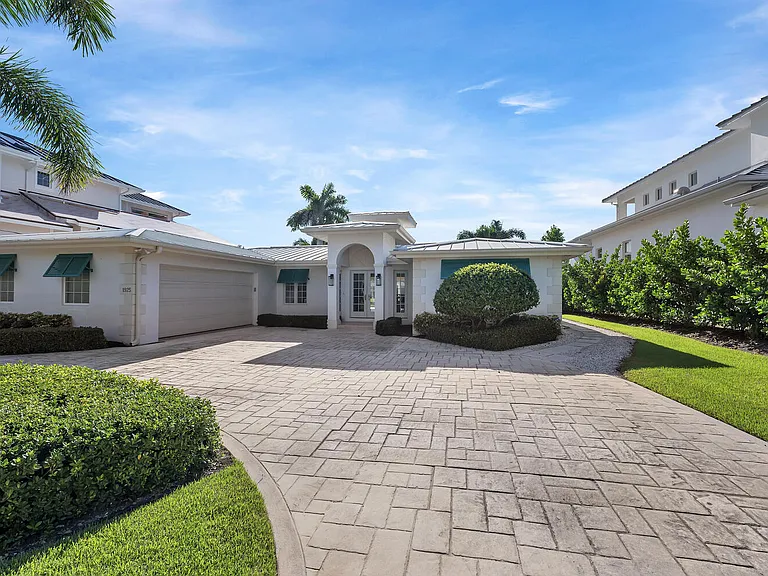 1925 Tarpon Rd — Photo 2