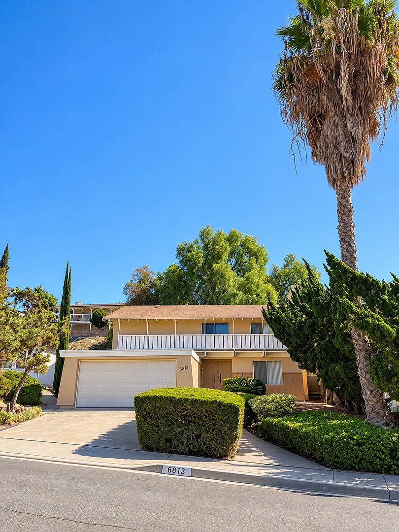 Spacious 5-Bedroom, 3-Bath San Carlos Home Near Mission Trails! — Photo 1