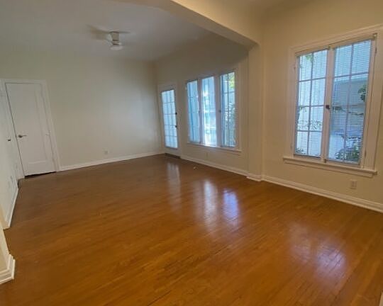 3rd image of 1014 N Sweetzer Ave #1018