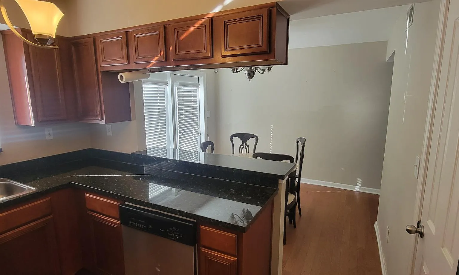 6940 Roswell Rd — Photo 3