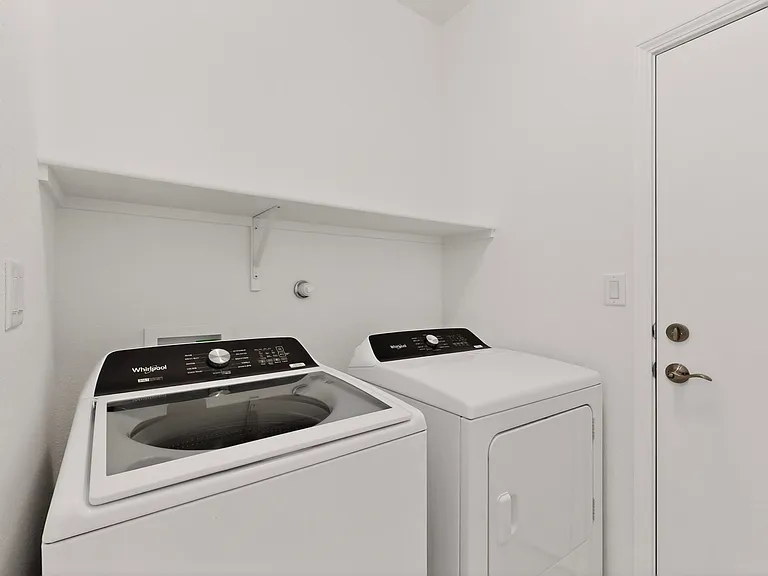 308 Prism Ave SW — Photo 37