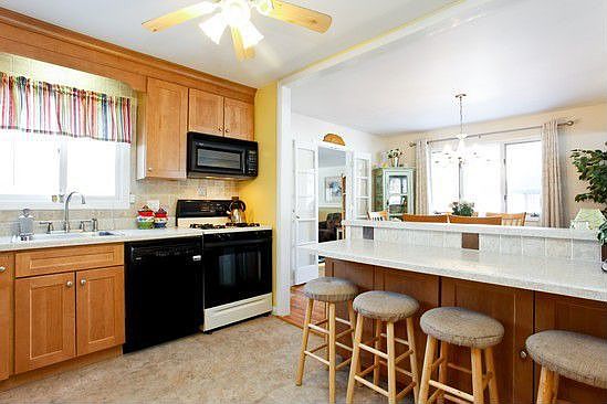 4th image of 2961 S Deerfield Ave