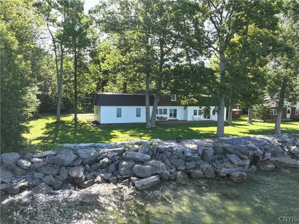 22341 Luff Shores Ln, Three Mile Bay, NY 13693