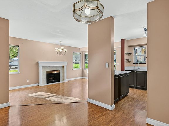4th image of 21960 River Rd #36