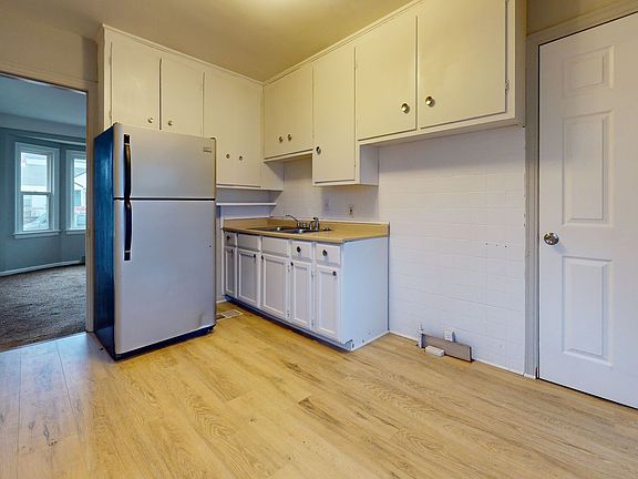 2nd image of 21171 Dexter Blvd