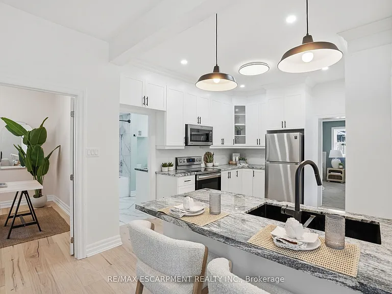 118 Victoria St — Photo 8