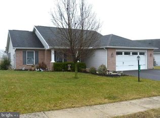 317 Eisenhower Dr, Chambersburg, PA 17201