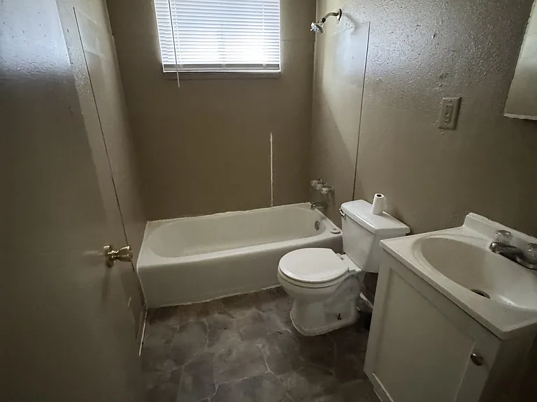 8746 W Carmen Ave #4 — Photo 3