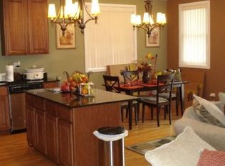 16 S Leavitt St #1, Chicago, IL 60612