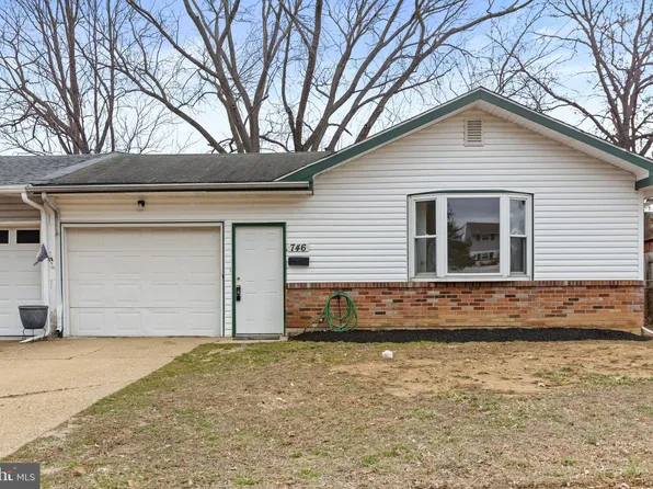 746 W Birchtree Ln, Claymont, DE 19703