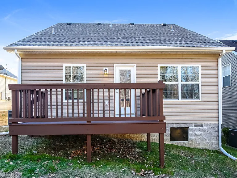 8481 Lawson Dr — Photo 17