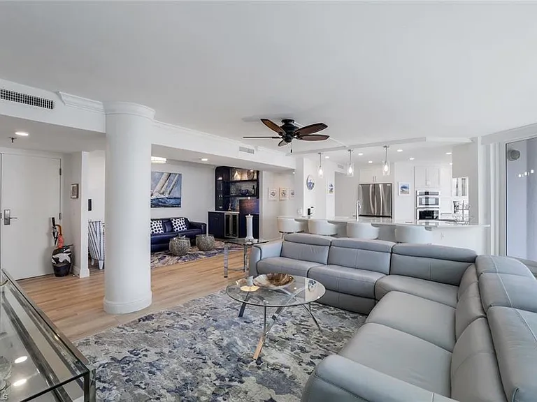 4041 Gulf Shore Blvd N #1705 — Photo 2