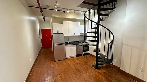 378 3rd Ave #PENTHOUSE Photo 1