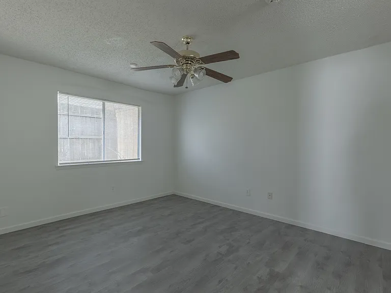 709 Arrowhead Cir — Photo 7
