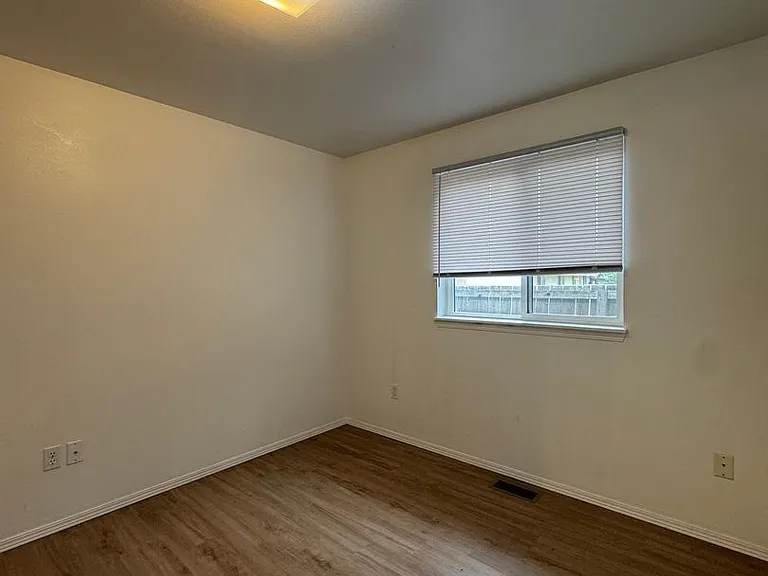 903 E White Birch Ave — Photo 11