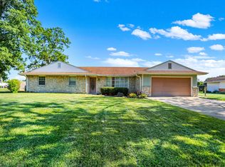 6300 W Harper Dr, Yorktown, IN 47396