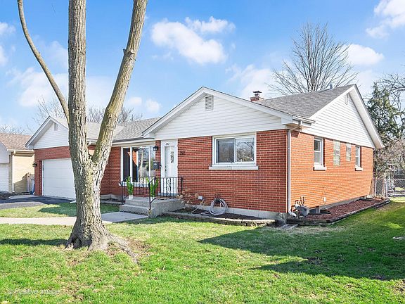 2nd image of 392 E Saint Charles Rd
