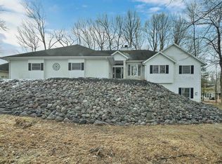 1781 Surrey Trl, Green Bay, WI 54313