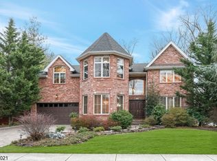 1122 Briar Way, Fort Lee, NJ 07024