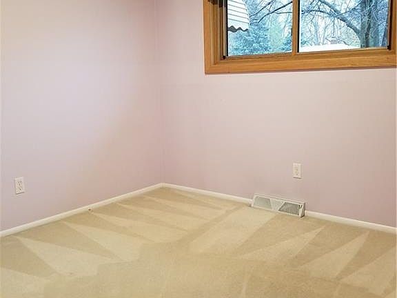 5th image of 17710 Naomi Ave