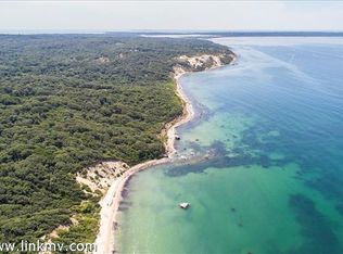 26 Hammett Rd, Chilmark, MA 02535