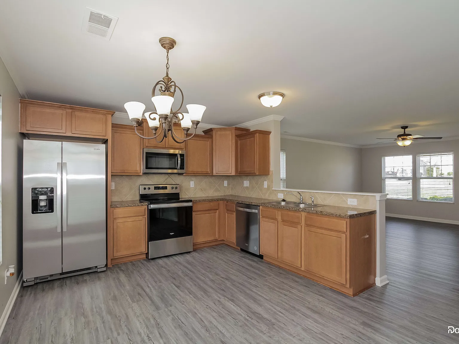 3 bed, 2.5 bath, 1602 sqft, $1,800 — Photo 4
