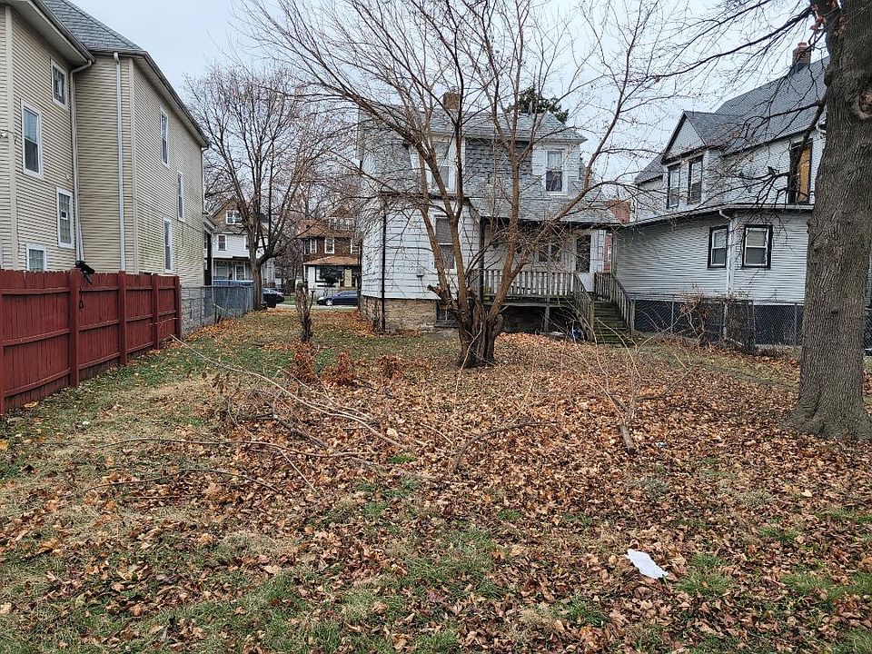 2nd image of 719 N Pine Ave