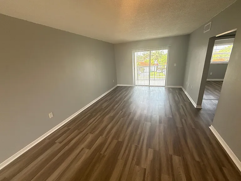 2605 NW 135th St #309 — Photo 2