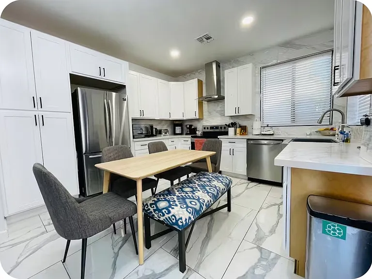 2029 N 29th Pl — Photo 33