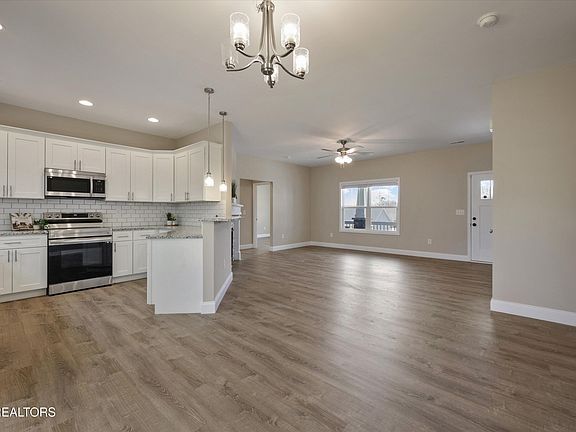 5th image of 208 Daniel Morris Point