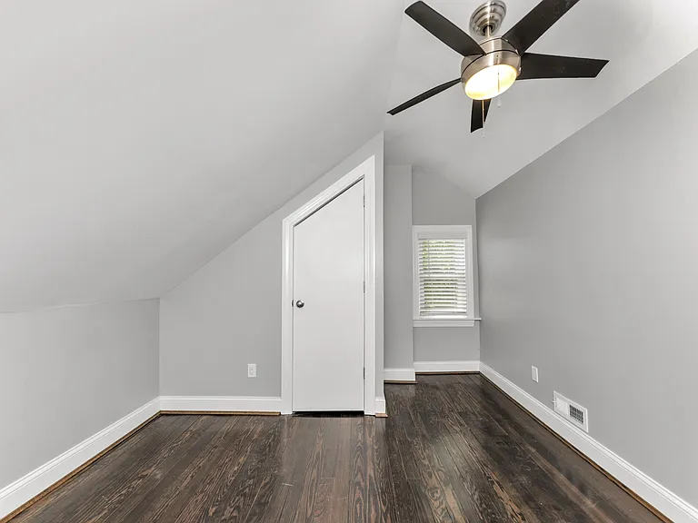 1917 Crane Ave #2 — Photo 2