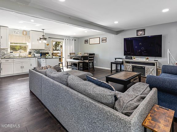 3rd image of 29 Bayview Drive