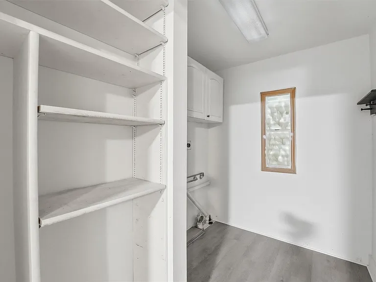 202 S Magnolia St — Photo 17