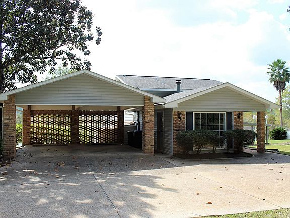 3rd image of 8821 Bayou Castelle Dr