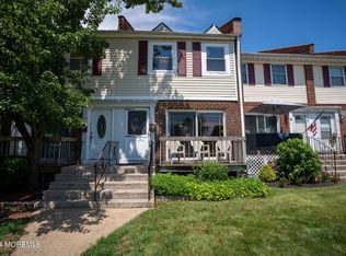 17 Primrose Ln, Brick, NJ 08724