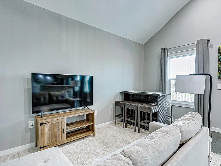 1040 Johnson Rd — Photo 20