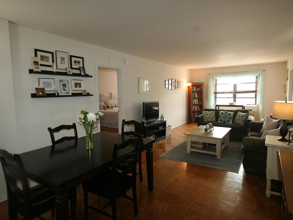1st image of 861 E Broadway