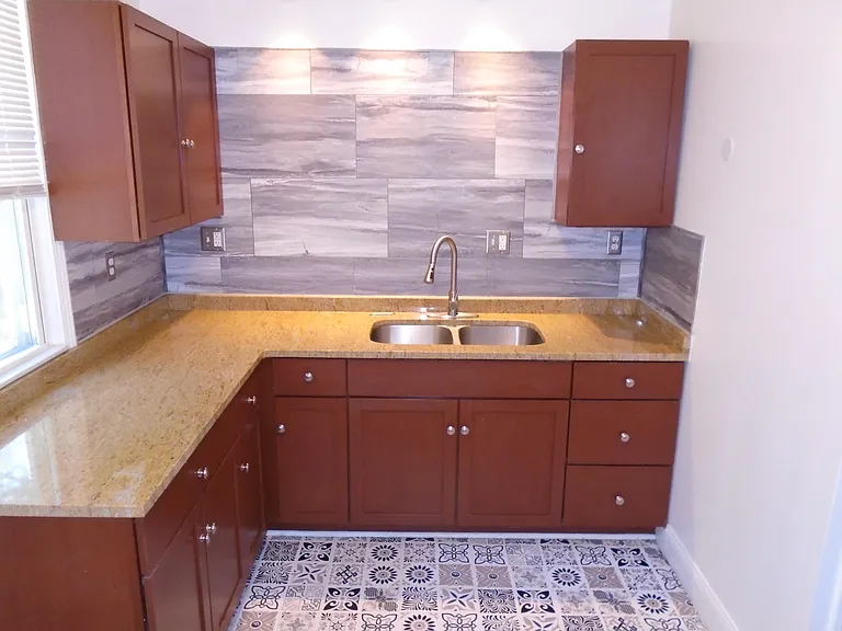 253 Custer St — Photo 12