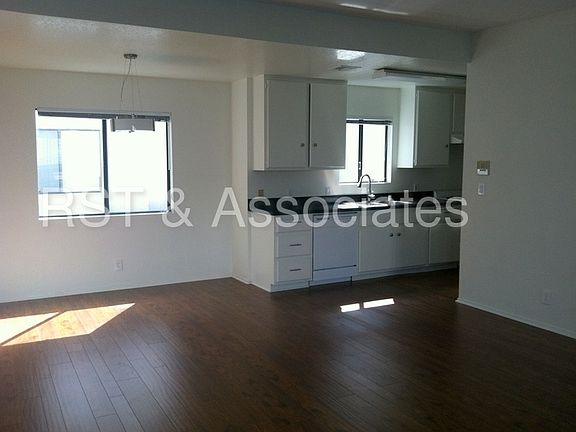 2nd image of 1935 Corinth Ave